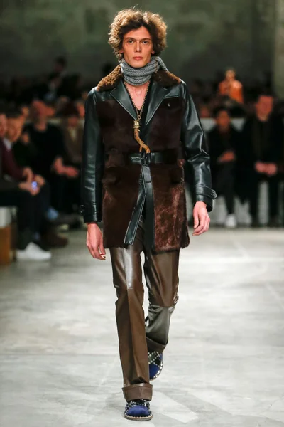 Look 13